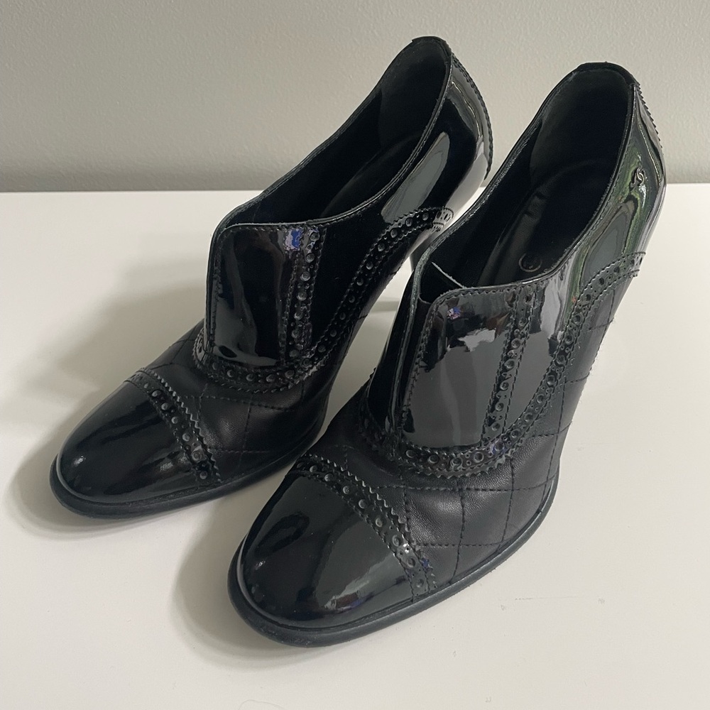Stunning black Chanel heels 37.5